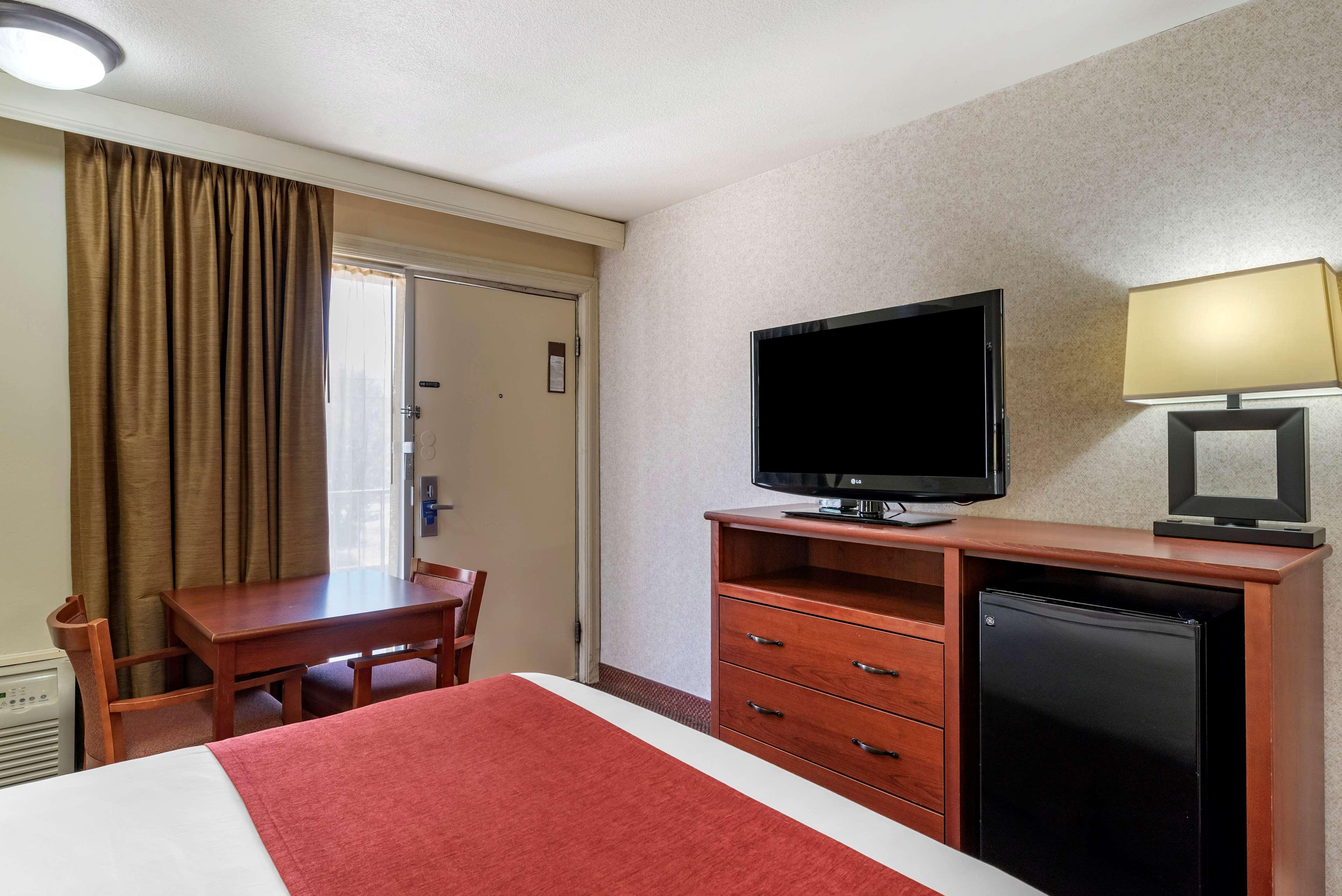 Clarksville Best Western Sherwood Inn מראה חיצוני תמונה
